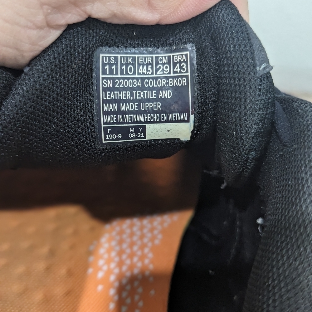 Sketchers Men's Go Run Consistent Black And Orang… - image 4